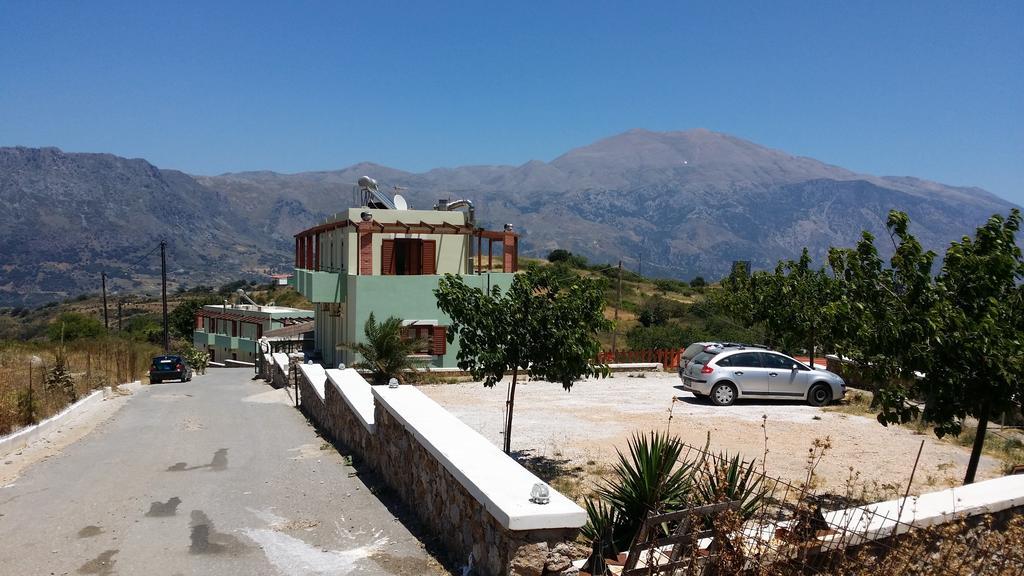 Elia Méronas Dış mekan fotoğraf