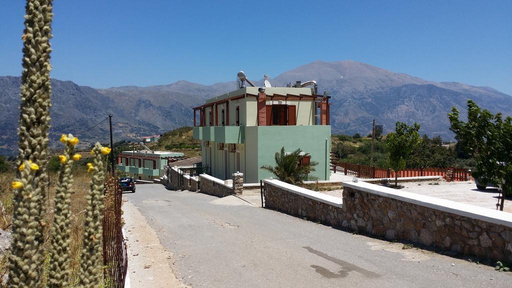Elia Méronas Dış mekan fotoğraf
